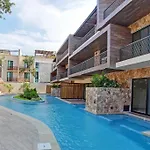 Paramar Beautiful 3 Bdr Ph Pvt Pool And Terrace