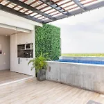 Designer Penthouse - Rooftop Pool & Jungle View