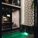 Villa Luxury Villa, Club - Jungle View - Sahara Jade *