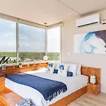 Designer Penthouse - Rooftop Pool & Jungle View Apartamento