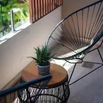Menesse Hideaway - Elegant Bohemian Apartment *