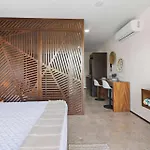 Menesse Hideaway - Elegant Bohemian Apartment