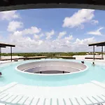 Estudio Penthouse Inmerso En La Jungla