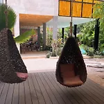 Luxe 3Br Stay - Private Terrace, Pool & Vibes