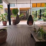 Luxe 3Br Stay - Private Terrace, Pool & Vibes