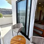 Apartamento Spacious Penthouse With Pool *