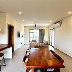 Spacious Penthouse With Pool