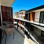 Spacious Penthouse With Pool Apartamento