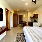 Spacious Penthouse With Pool Apartamento *