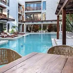 Tanah Vikas Luxury 1Bd In Aldea Zama Beach Access