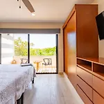 Apartment Luxury Gym Jacuzzi Wifi Starlink
