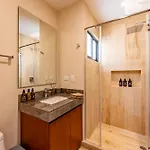 Luxury Gym Jacuzzi Wifi Starlink