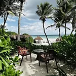 Hotel Luv 3*