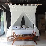 Hotel Luv