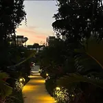 Mystiq Immers In Nature Jungle Living With Beach Access