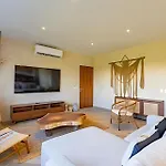 Oasis Yaaxlum