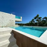 Apartamento New Large Luxurious 1 Bedroom, 1 Bathroom In *