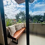 New Large Luxurious 1 Bedroom, 1 Bathroom In
