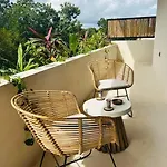 Apartamento New Large Luxurious 1 Bedroom, 1 Bathroom In