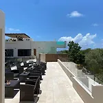 New Large Luxurious 1 Bedroom, 1 Bathroom In