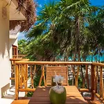 Casa Nah Balam. Very Private. A Perfect Get Away! Villa