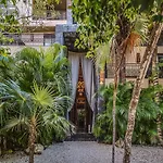 Art Design Loft With Pool, Big Gym, Spa, Hot Tub