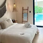 Departamento Pool 1206
