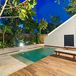 La Veleta Getaway At Asana Leaf House Sleeps 12