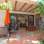 Centro Holiday Home - Steps To Downtown Hot Spots