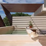Asana Leaf Villa Tulum