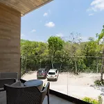 Luxury With Rooftop Pool, Gym, Padel Court, Art Installations & Shopping Apartment *