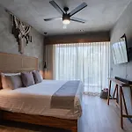 Apartment Luxury With Rooftop Pool, Gym, Padel Court, Art Installations & Shopping *