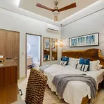 2br Designer's Pad Private Pool Closest To Apartamento