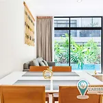 Stylish Sexy 1 Bd W/ Private Pool & Rooftop Pool