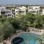 Oasis Yaaxlum