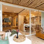 Jungle Chic - Luxury Stylish Loft W Private Hot Tub And Infinity Pool *