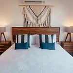 Loft Boho In With Pool & Gym