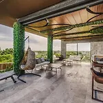 Sunrise Studio With Fast-Wifi, Rooftop Pool, Spa