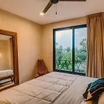 Deluxe 6br Double Penthouse With 2 Private Roof Pools Apartment *