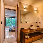Deluxe 6br Double Penthouse With 2 Private Roof Pools *