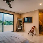 Deluxe 6br Double Penthouse With 2 Private Roof Pools