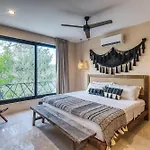 Deluxe 6br Double Penthouse With 2 Private Roof Pools *