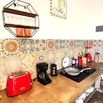 Apartahotel Les Calle 2 By Galian - 350m From Ado Bus Terminal