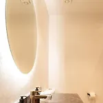 Apartamento Stylish Retreat For 6, Near Everything