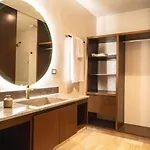 Apartamento Stylish Retreat For 6, Near Everything