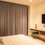 Apartamento Stylish Retreat For 6, Near Everything