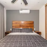 King With Private Balcony, Rooftop Pool, Gym * Tulum