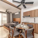 King With Private Balcony, Rooftop Pool, Gym * Tulum