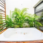 Holiday home Luxury House With Rooftop And Jacuzzi *
