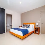 Luxury House With Rooftop And Jacuzzi *